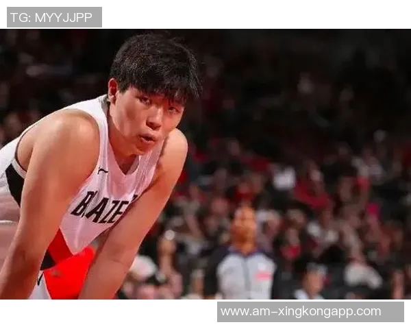 里斯压哨三分绝杀全场杨瀚森高举庆祝展现强大团队精神